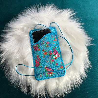 Pochette téléphone bleue