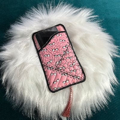 Pochette téléphone rose